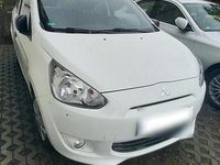 Gebraucht Mitsubishi Space Star 70 PS (51 kW) 2015 Weiß Limousine