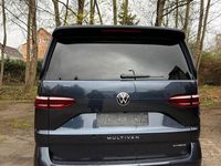 Second-hand VW Multivan 150 CP (110 kW) 2022 Albastru Monovolum