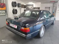 Gebraucht Mercedes 230 132 PS (97 kW) 1991 Blau Limousine