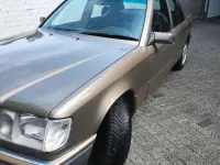 Gebraucht Mercedes E230 132 PS (97 kW) 1992 Braun Limousine