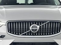 Gebraucht Volvo XC60 Plus 253 PS (186 kW) 2025 Silver dawn / metallic SUV