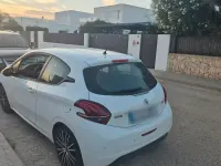 Gebraucht Peugeot 208 70 PS (51 kW) 2017 Weiß Kleinwagen