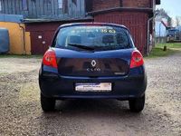 Second-hand Renault Clio II Expression 68 CP (50 kW) 2006 Albastru Berlinǎ