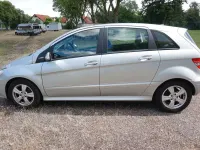 Gebraucht Mercedes B180 116 PS (85 kW) 2009 Silber Van / Kleinbus