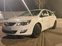 Gebraucht Opel Astra 140 PS (102 kW) 2012 Weiß Kombi