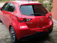 Gebraucht Mazda 2 Nakama 90 PS (66 kW) 2015 Rot Kleinwagen