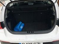 Gebraucht Hyundai i20 Select 84 PS (61 kW) 2024 Weiß Kleinwagen