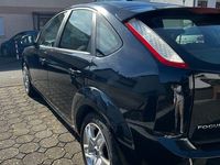 Używany Ford Focus 116 KM (85 kW) 2008 Czarny Sedan/Limuzyna
