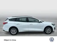 Używany Ford Focus Cool & Connect 125 KM (91 kW) 2022 Biały Sedan/Limuzyna