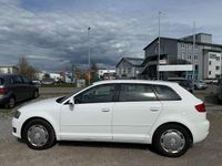 Gebraucht Audi A3 Attraction 102 PS (75 kW) 2010 Ibisweiß Kleinwagen