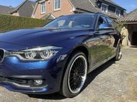 Gebraucht BMW 330 Advantage 258 PS (189 kW) 2018 Blau Kombi