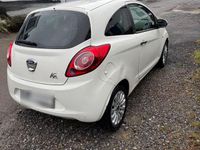 Gebraucht Ford Ka Titanium 69 PS (50 kW) 2012 Weiß Kleinwagen