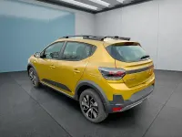 Neu Dacia Sandero Stepway 110 PS (80 kW) 2026 Gelb Kleinwagen