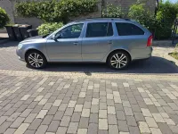 Gebraucht Skoda Octavia Ambition 105 PS (77 kW) 2012 Grau Kombi