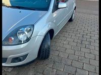 Gebraucht Ford Fiesta 80 PS (58 kW) 2008 Silber Kleinwagen