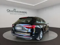 Gebraucht Audi A4 Advanced 163 PS (119 kW) 2022 Mythosschwarz metallic Kombi