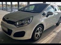 Gebraucht Kia Rio 86 PS (63 kW) 2012 Weiß Limousine