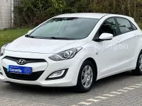 Gebraucht Hyundai i30 Edition 110 PS (80 kW) 2013 Weiß Limousine