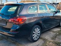 Gebraucht Opel Astra 125 PS (91 kW) 2011 Schwarz Kombi