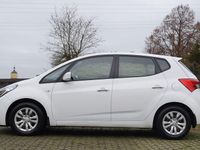 Gebraucht Hyundai ix20 90 PS (66 kW) 2017 Weiß Kleinwagen