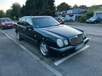 Gebraucht Mercedes E280 193 PS (141 kW) 1996 Grün Limousine