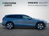 Gebraucht Volvo V60 CC Plus 197 PS (144 kW) 2023 Thunder grey Kombi