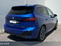 Gebraucht BMW 220 M Sport 163 PS (119 kW) 2025 M portimao blau metallic Van / Kleinbus