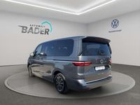 Gebraucht VW Multivan Style 150 PS (110 kW) 2024 Grau Van