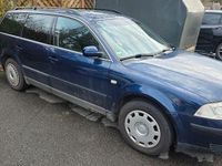 Gebraucht VW Passat Basis 131 PS (96 kW) 2001 Blau Kombi
