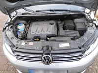Gebraucht VW Touran Cup 140 PS (102 kW) 2015 Silber Van / Kleinbus