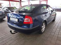 gebraucht Skoda Octavia Elegance 1.6 Limousine Xenon PDC AHK SHZ