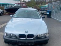 Gebraucht BMW 520 Basis 150 PS (110 kW) 1998 Silber Limousine