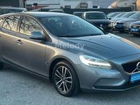Gebraucht Volvo V40 Momentum 122 PS (89 kW) 2018 Grau Limousine