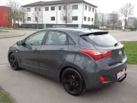 Gebraucht Hyundai i30 110 PS (80 kW) 2016 Grau Limousine
