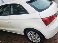 Gebraucht Audi A1 86 PS (63 kW) 2014 Weiß Kleinwagen