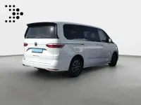 Usado VW Multivan Basis 150 HP (110 kW) 2024 Branco Monovolume