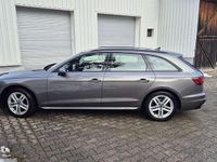 Gebraucht Audi A4 Advanced 163 PS (119 kW) 2022 Grau Kombi