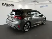 Gebraucht Ford Focus ST-Line X 125 PS (91 kW) 2024 Grau Limousine