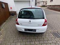 Gebraucht Renault Clio II Authentique 58 PS (42 kW) 2010 Weiß Limousine