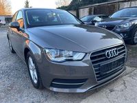 Gebraucht Audi A3 Attraction 122 PS (89 kW) 2014 Grau Limousine