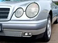 Gebraucht Mercedes E240 170 PS (125 kW) 1998 Silber Limousine