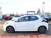 Gebraucht Toyota Yaris Hybrid Team 116 PS (85 kW) 2021 Weiß Limousine