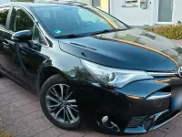 Gebraucht Toyota Avensis 112 PS (82 kW) 2016 Schwarz Kombi
