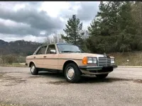 Gebraucht Mercedes 240 70 PS (51 kW) 1983 Beige Limousine