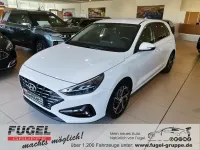 Gebraucht Hyundai i30 120 PS (88 kW) 2022 Weiß Limousine