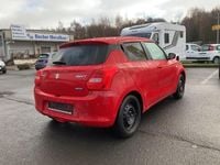 Gebraucht Suzuki Swift Comfort 83 PS (61 kW) 2023 Solid fervent red (rot) Limousine
