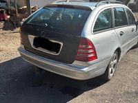 Second-hand Mercedes 220 2006 Andere farben Berlinǎ