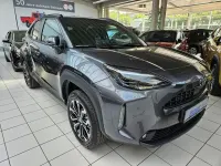 Neu Toyota Yaris Cross 131 PS (96 kW) 2026 Grau SUV
