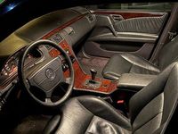 Gebraucht Mercedes E320 Elegance 220 PS (161 kW) 1996 Schwarz Limousine