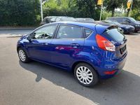 Gebraucht Ford Fiesta Trend 82 PS (60 kW) 2015 Blau Kleinwagen